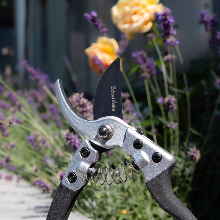 Multi-purpose secateurs